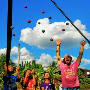 Guillaume Vermette Clown Humanitaire Thaïlande jonglerie